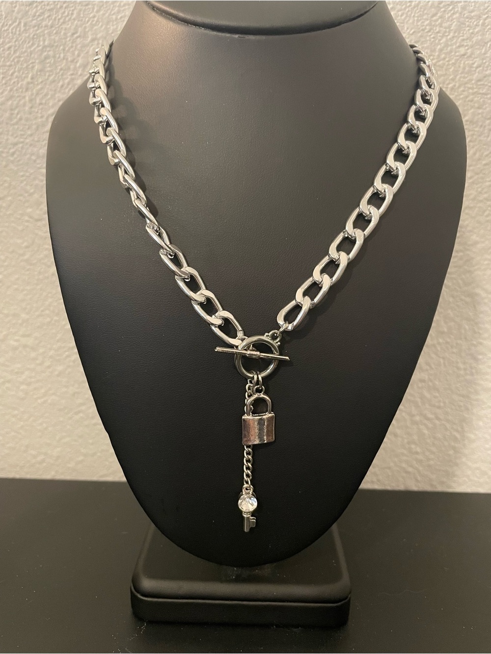 Chunky Silver Curb Chain Toggle Necklace Lock & Key Rhinestone Charm